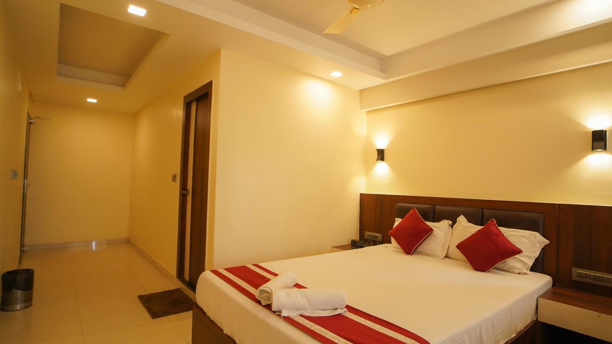 Hotel Mayuri !! Couple Friendly Family Hotel !! Digha Kültér fotó