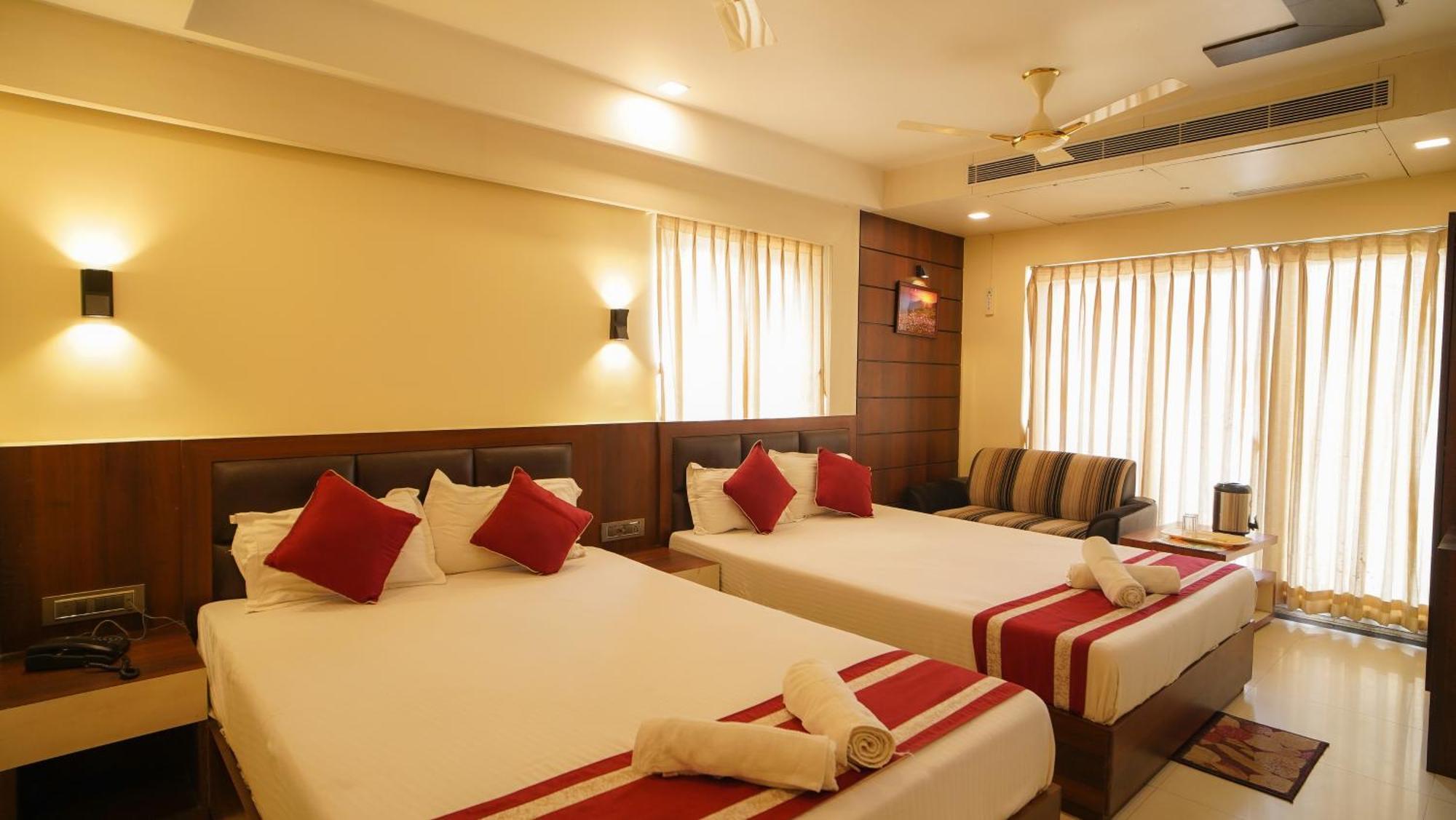 Hotel Mayuri !! Couple Friendly Family Hotel !! Digha Kültér fotó