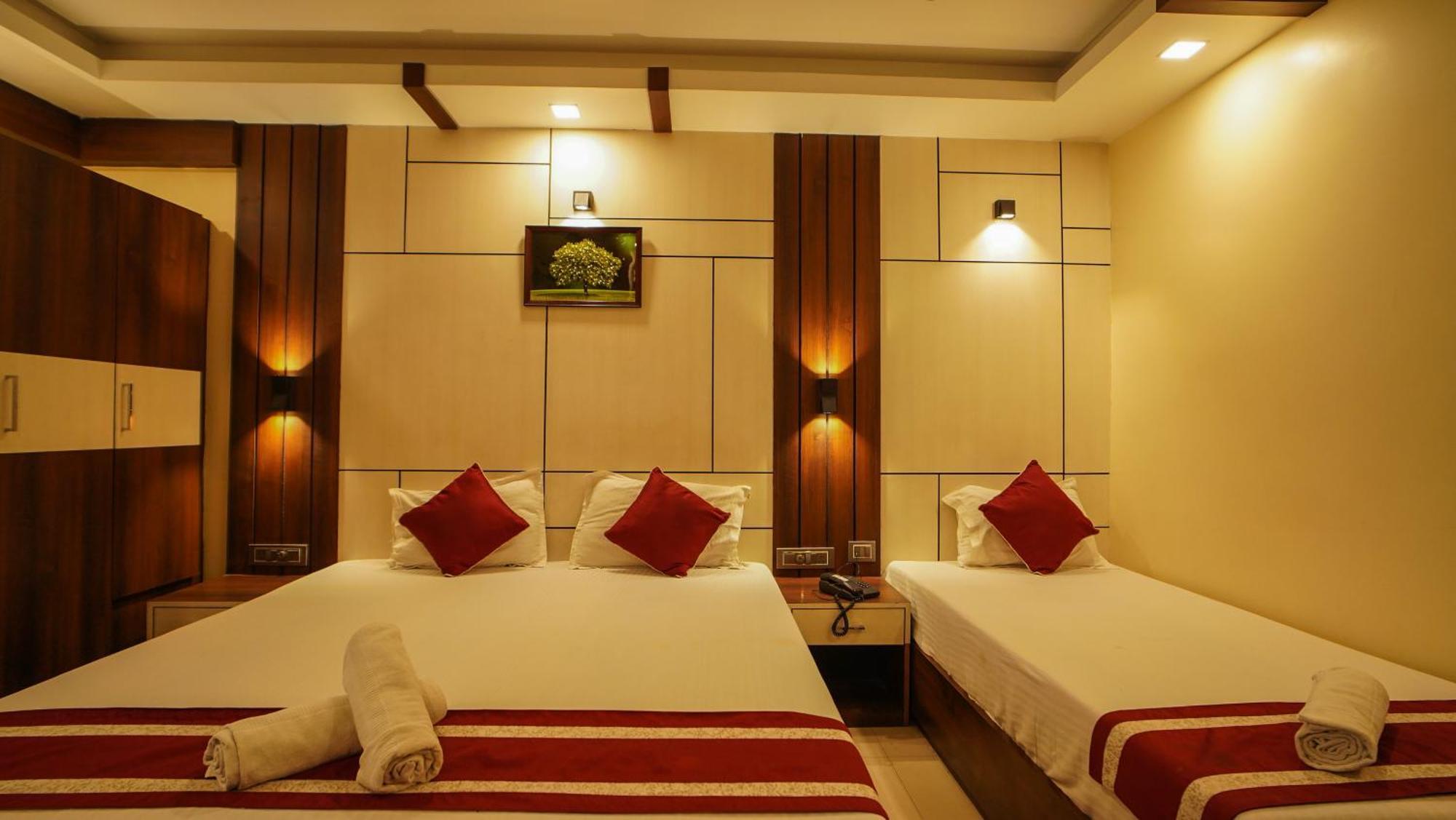 Hotel Mayuri !! Couple Friendly Family Hotel !! Digha Kültér fotó